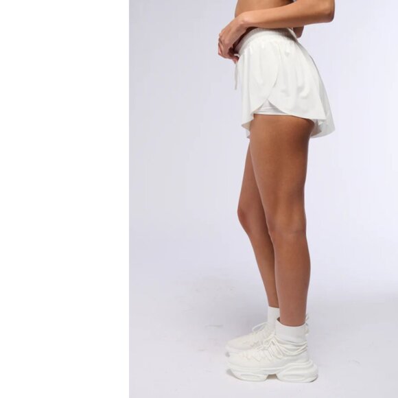 Callie Lives Stasia Free Spirit AKIRA White Loungewear Athleisure Shorts L - Picture 2 of 11